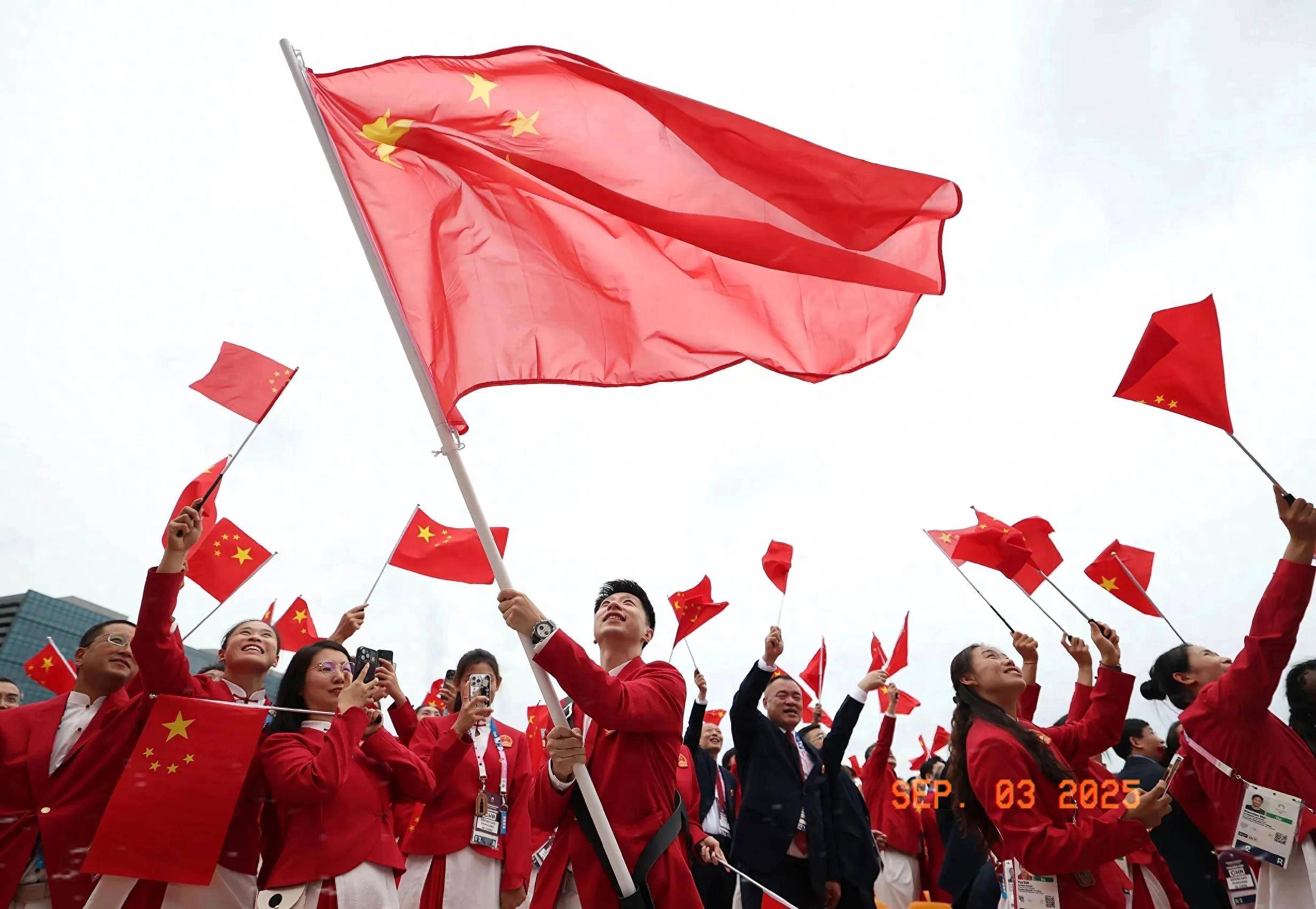 瑞典队逆转英格兰队，马龙高光表现