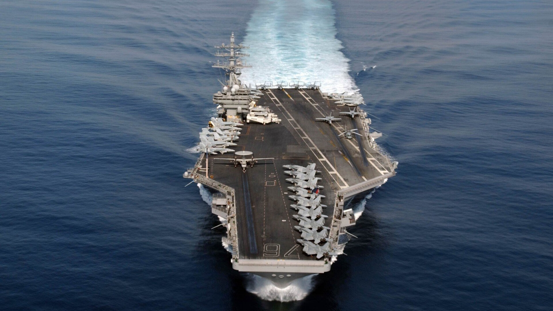 天山脚与珠江畔的殊死较量,米切尔与周琦的传奇之夜