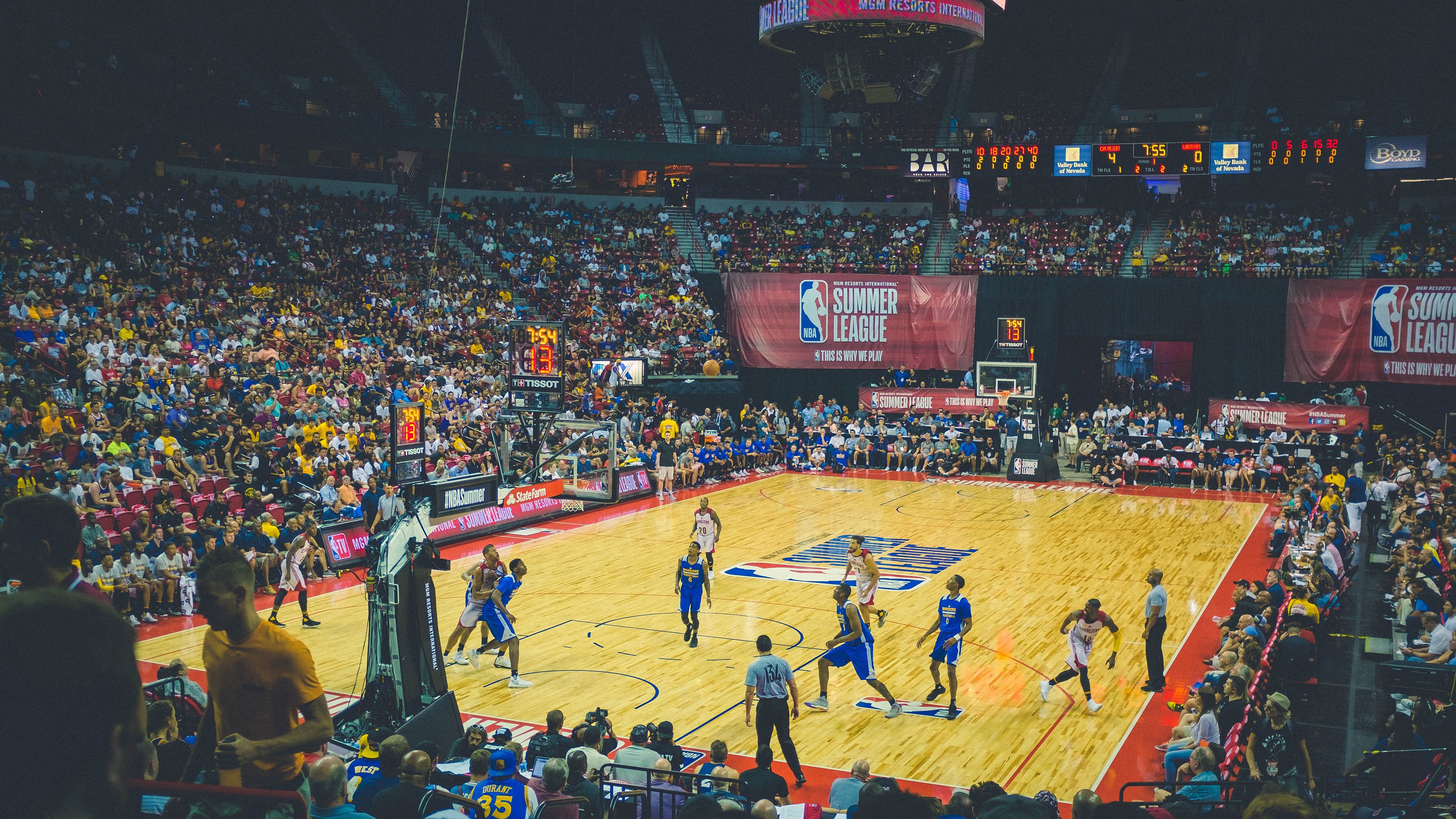 鏖战四节，上海队主场终结广厦六连胜