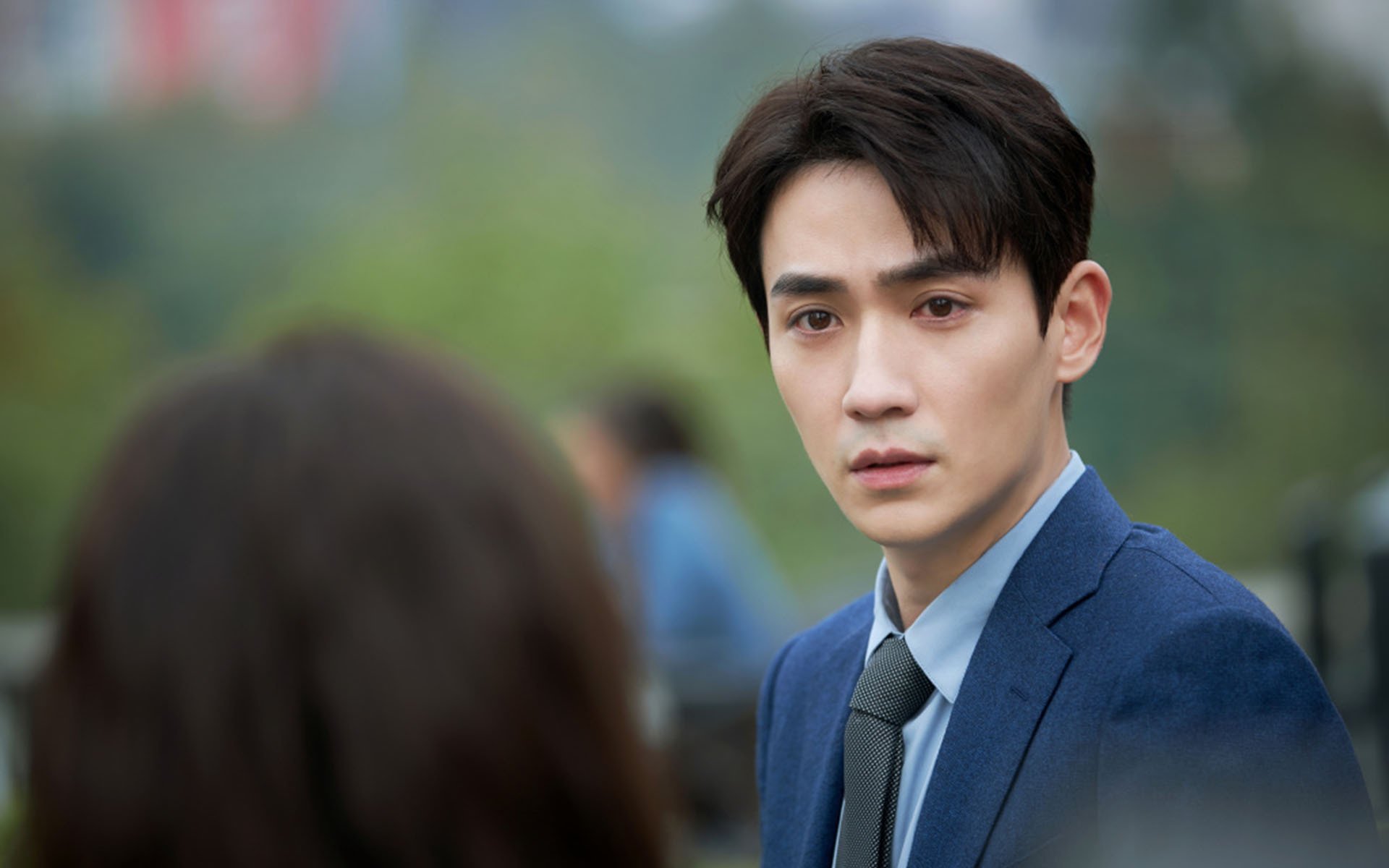 当东契奇投出那记三分，整座球场都听见了狼群狩猎的骨裂声