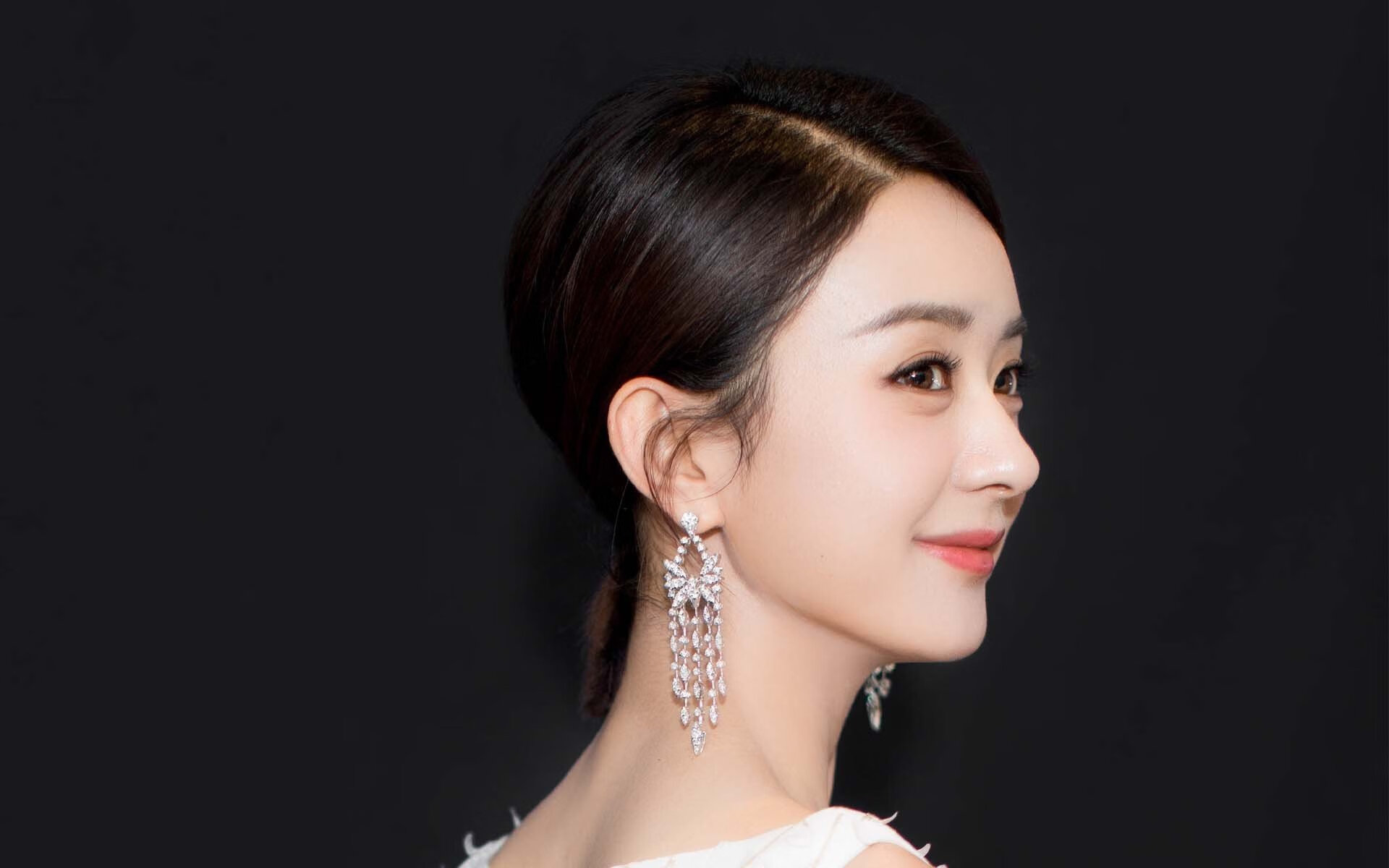 双城记，英超争冠焦点战与掘金碾压开拓者的竞技镜像